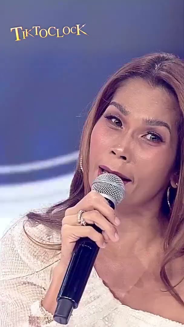 Gigi De Lana, NASABUGAN sa mukha! #shorts | TiktoClock