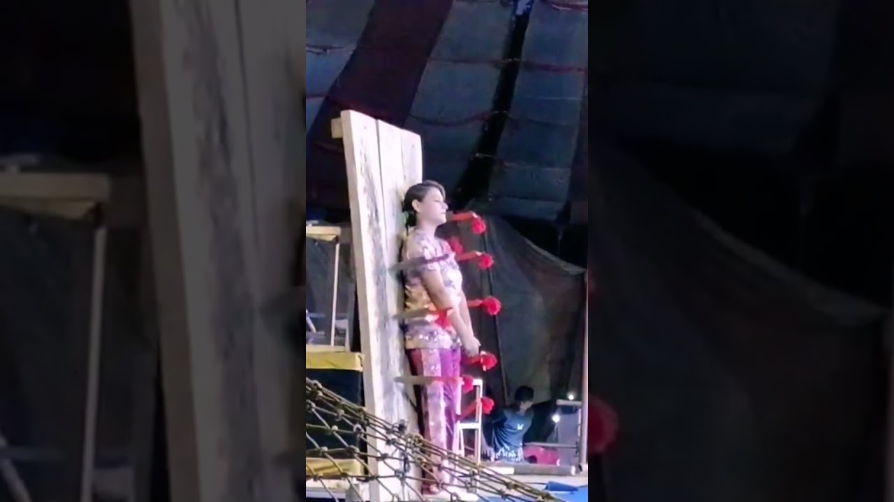 KNIFE  THROW 🔪🗡️.  Most  Dangerous  Act. 😱🗡️ 