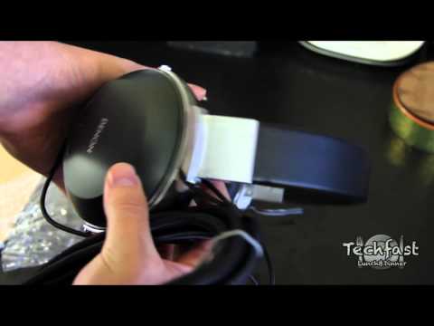 Denon AH-D2000 Headphones Unboxing