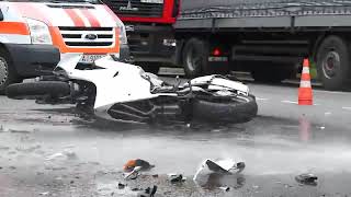 На въезде в Бобруйск жестко разбился мотоциклист — видео
