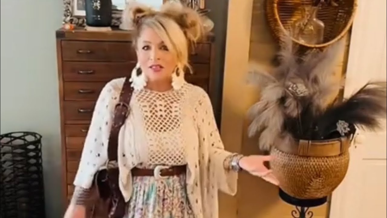 Over 50 outfit inspo, easy put together look - YouTube