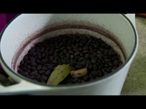 Video: La ce este bună frunza de dafin?