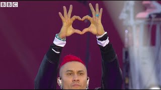 The "Heart" Handsign Is An Encoded 666