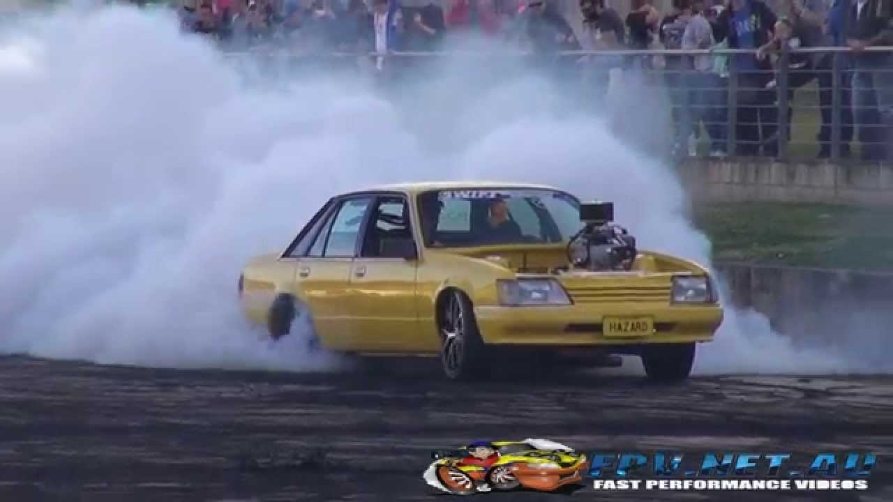 HAZARD BLOWN 6 CYL COMMODORE BURNOUT AT SUPERNATS 2014 - YouTube