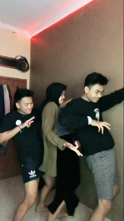 Tergangbang cewek nya