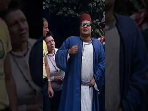 سيد زيان وهو مرشد سياحي