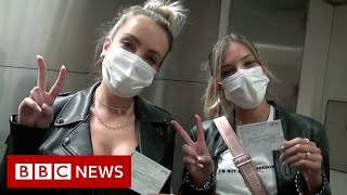 The vaccine tourists heading to the US to get their jab - BBC News