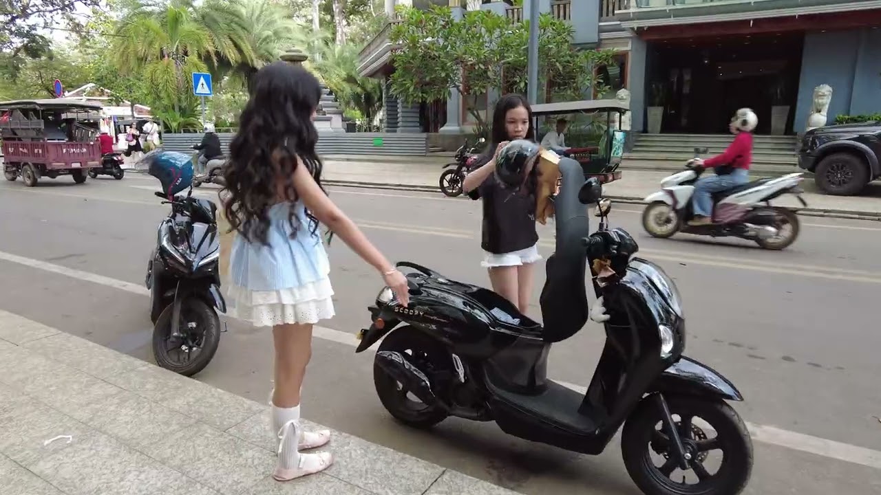 Siem Reap Daytime Walk 🇰🇭 | Lively Streets in 4K