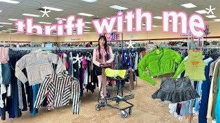 THRIFT WITH ME // i had a mental breakdown sooo let's go thrifting for *WINTER* clothes!!!