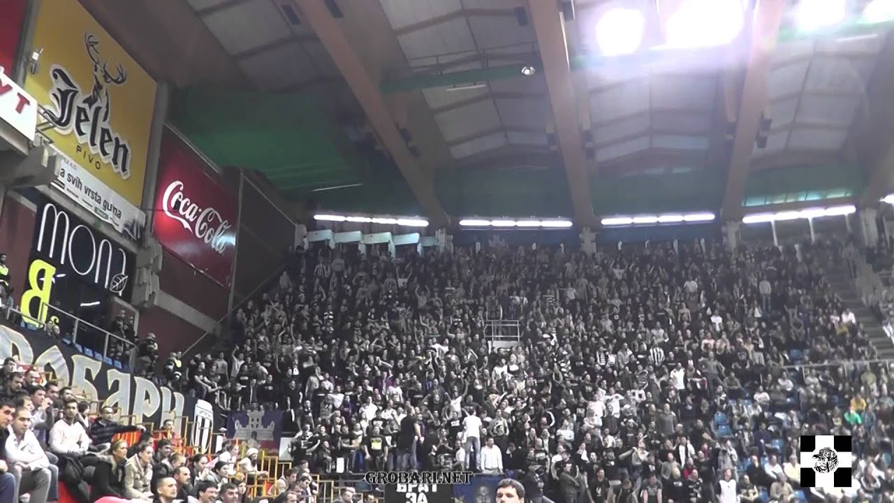 Zbr : "Ole ole ole oleo, da volim crno - belo "| Partizan - MZT Skoplje