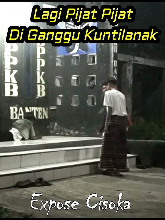 Lagi Pijat pijat Di Ganggu Kuntilanak #shorts #prankkuntilanak