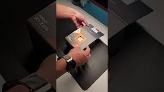AMD Ryzen 7800X3D (Quick Unboxing)