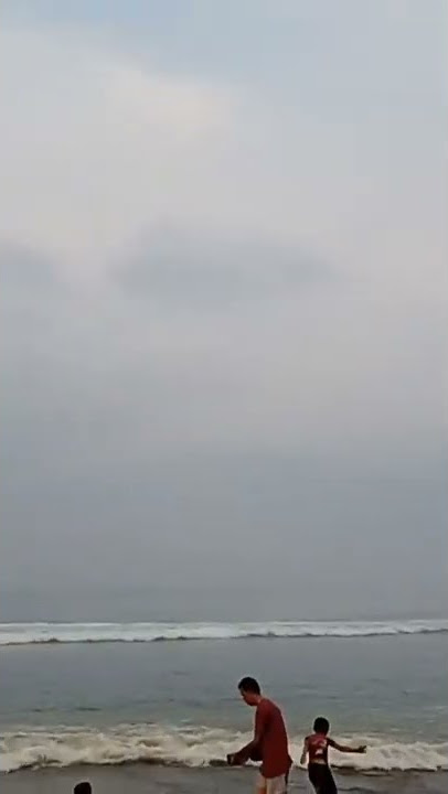 Status WA di pantai #viral #liburan #pantai