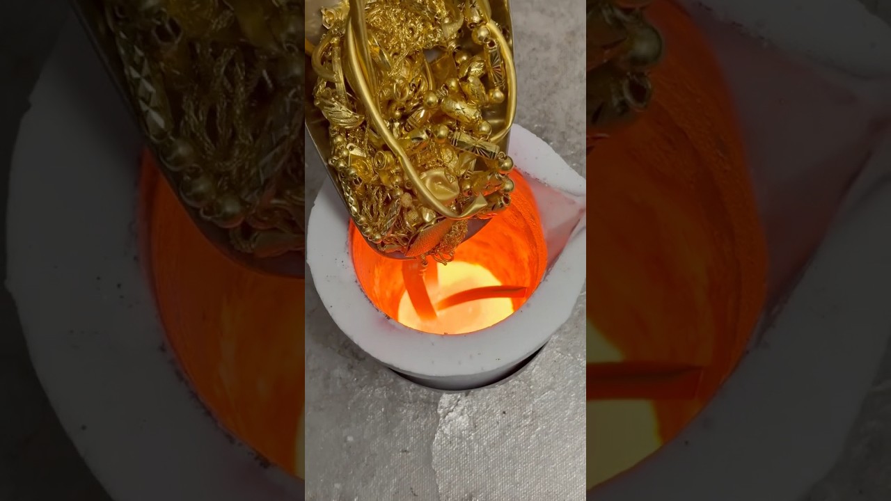 Oh my God, the process of melting down old gold jewelry is so therapeutic, it's absolutely insane!