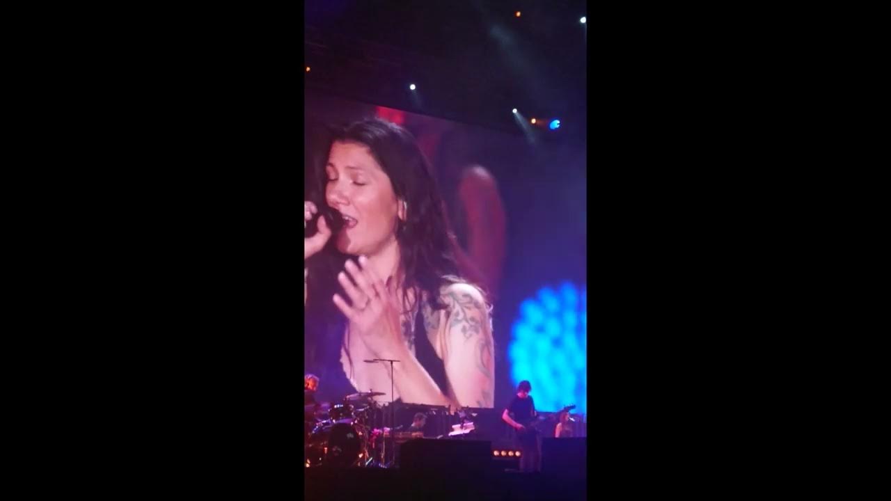 2022 Elisa Gli ostacoli del cuore (live) YouTube 2022 Elisa Gli ostacoli del cuore (live) YouTube