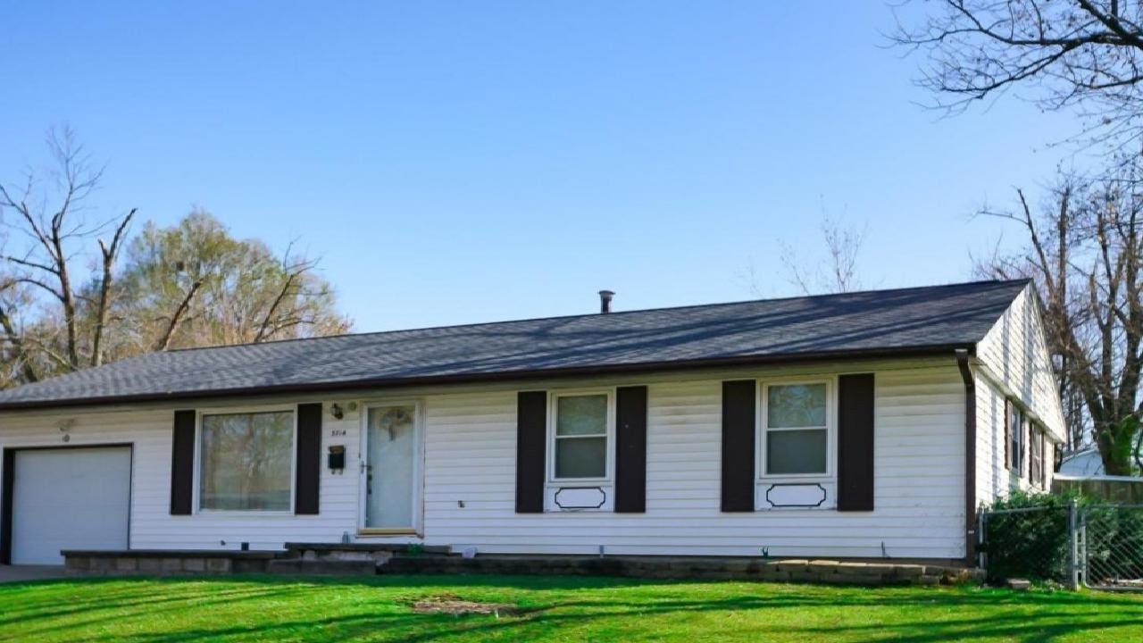 3714 W PAGEWOOD Drive, Peoria, IL Presented by Christine Schauble.