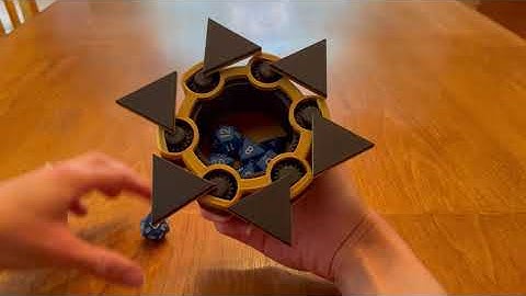 Black and Gold Spinning Mechanical Dice Box