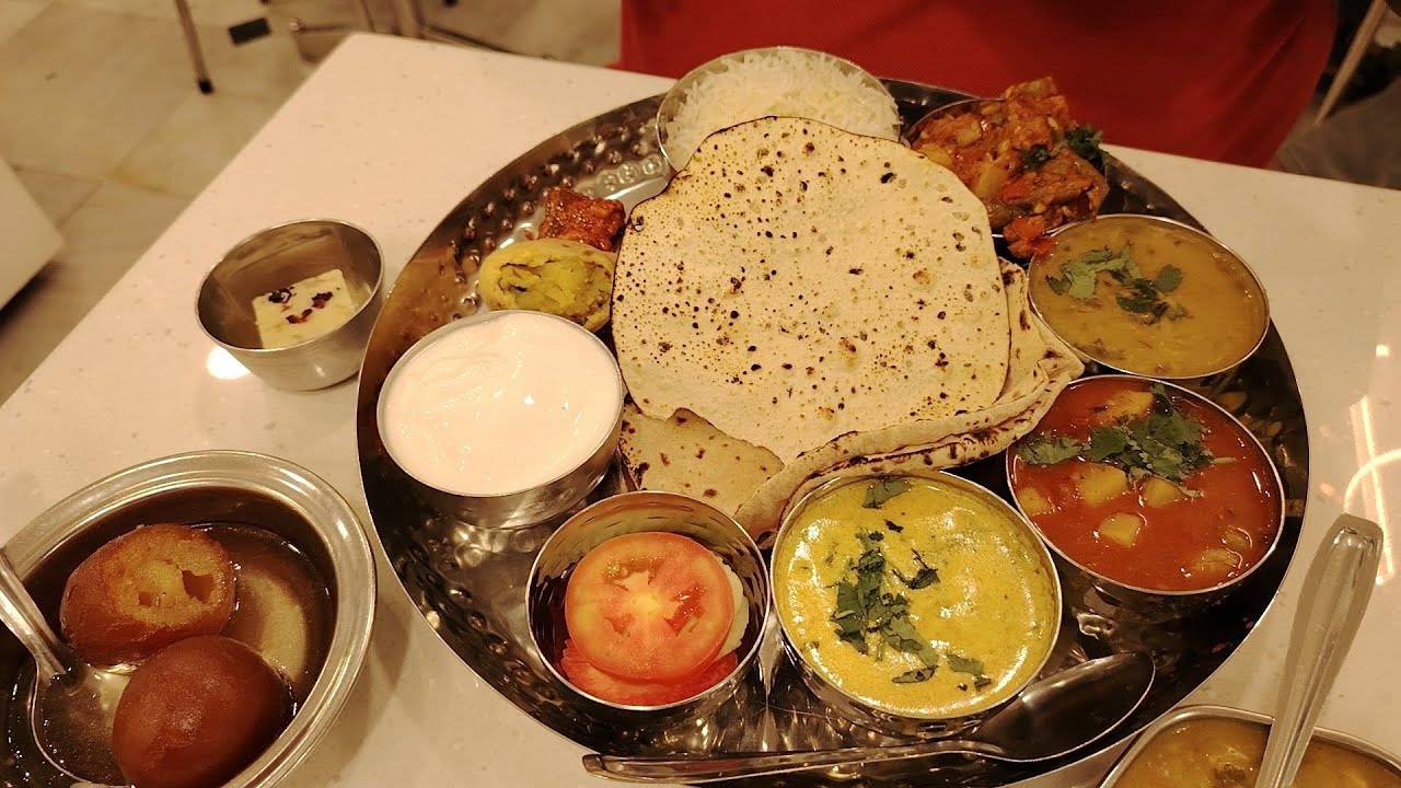 #vadapalanimurugantemple  Mithai Mandir #northindianfood #thali #sweets #Snacks #food  #chennai