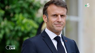 Emmanuel Macron réfléchit au remaniement de son gouvernement - Reportage #cdanslair 15.07.2023