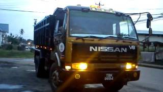 nissan 10 wheeler cw520 v8 dump truck rf8 engine