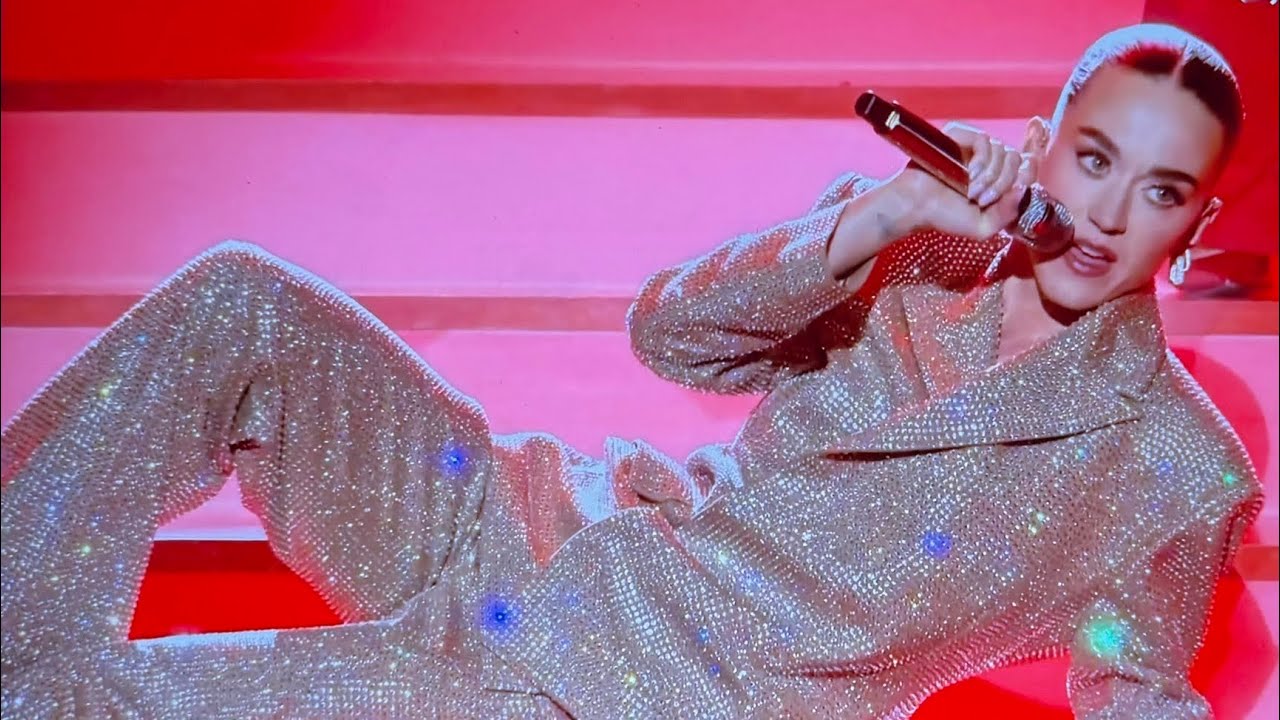 Katy Perry performing “Roar”, “Dark Horse” & “Firework” at 