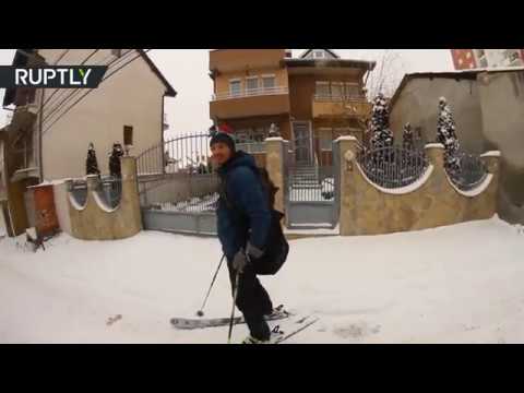 Street skiing: Pristina residents catch snow wave