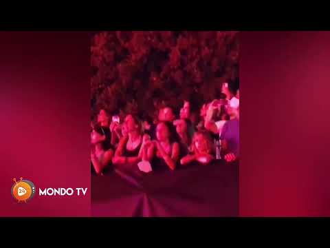 Angelina Jolie con la figlia canta al concerto dei Måneskin al Circo Massimo - MondoTV24.IT