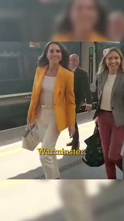 Royal Commute: Princess Kate Surprises Students Waiting for their Train 🤩