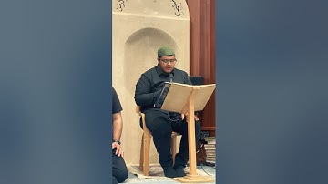 آياتٌ بيّنات من الذكر الحكيم من سورة الحج في المسجد القديم-المشهد