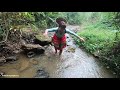 Primitive Life : Ep 17 - Forest people help ethnic girls catch fish.