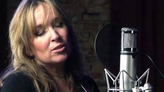 Video thumbnail of "Gretchen Peters "On A Bus To St. Cloud""