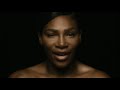 Serena Williams faz campanha contra câncer cantando 'Eu me Toco'