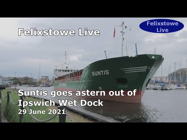 Suntis goes astern out of Ipswich Dock, 29 June 2021: class=