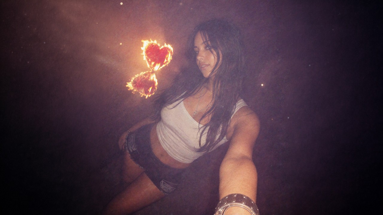 ZAVORA : Fire Heart | Dark Synthwave Cyberpunk | Night Drive Synthpop & Gothic Darkwave auf YouTube ansehen ZAVORA : Fire Heart | Dark Synthwave Cyberpunk | Night Drive Synthpop & Gothic Darkwave auf YouTube ansehen