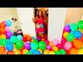 SCHERZO A SOFÌ! STANZA PIENA DI PALLONCINI!!