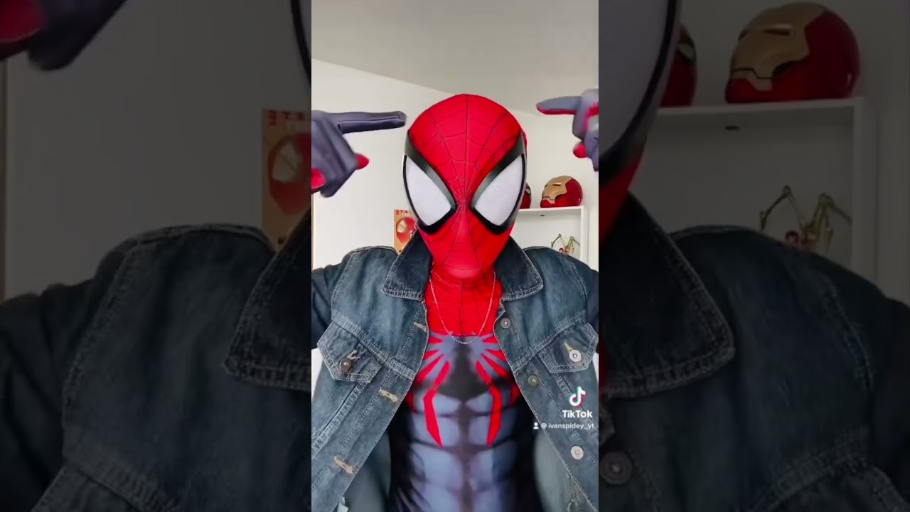 ¡IMPROVISÉ UN TRAJE DE SPIDER PUNK!🎸 - IVANSPIDEY #shorts #spiderverse
