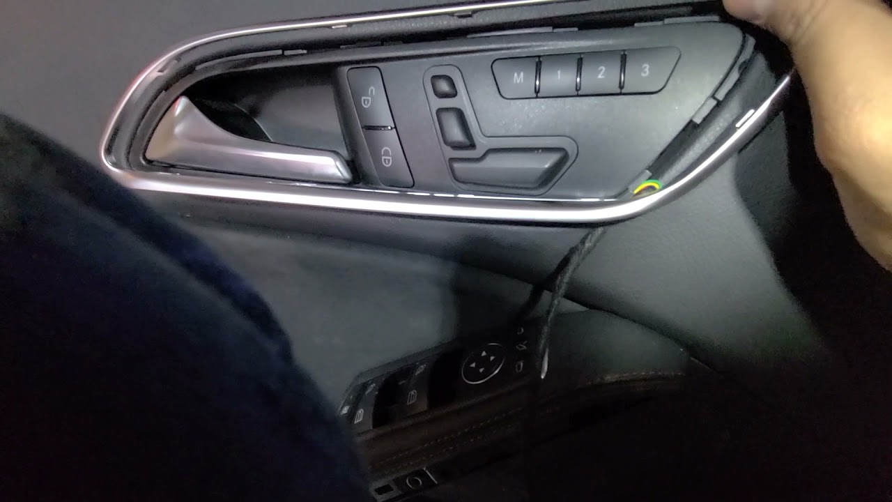 Установка комплекта подсветки салона автомобиля Mercedes CLA45 AMG 2015 года