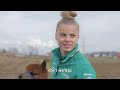Maya & Tina: Chit chat with Alpacas