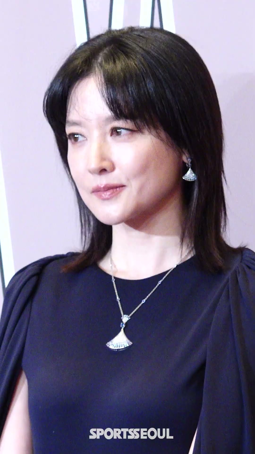이영애, 우아함은 그녀를 위한 단어가 아닐까.