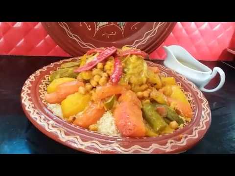 oum-soraya's-husband-teaches-you-how-to-make-fassi-couscous