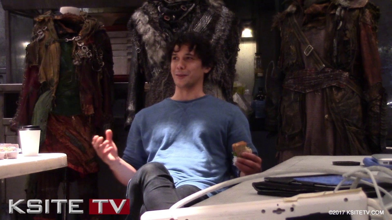 The 100 Season 4 on Set: Bob Morley (Bellamy) Interview