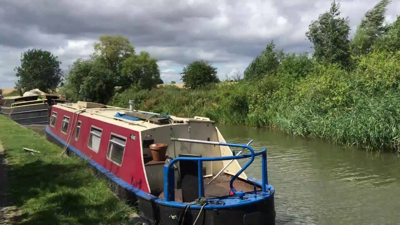 A walking tour of the Barge Inn, Honeystreet, Wiltshire