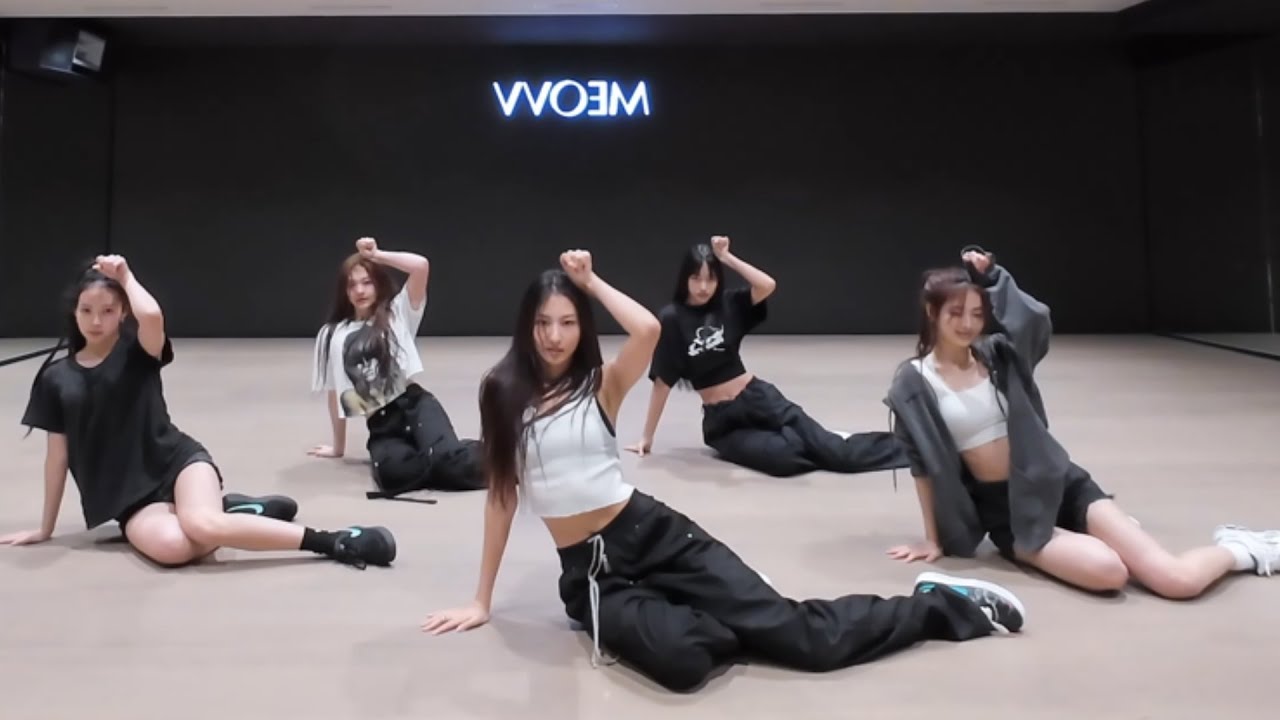 MEOVV - 'MEOW' Dance Practice Mirrored - YouTube