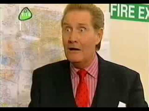 Chucklevision Airport Assistance Part 2 Of 2 Youtube