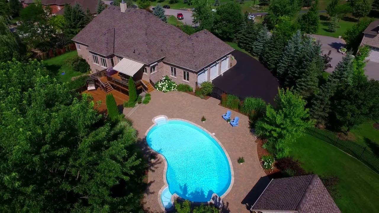 26 Sandy Ridge Crt Stouffville Drone Footage - YouTube