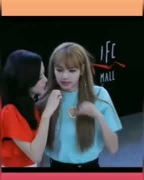 Jennie being jealous by Jisoo kissing Lisa 😳