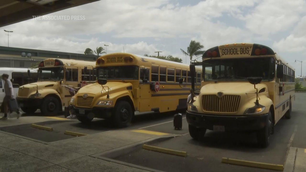 Travelers evacuated out of Maui after wildfire