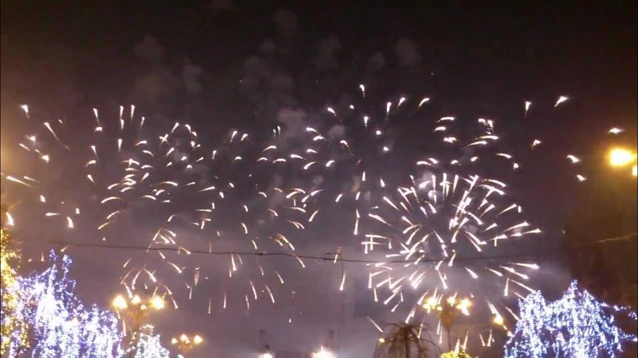 Revelion 2013 Artificii Piata Constitutiei Bucuresti YouTube