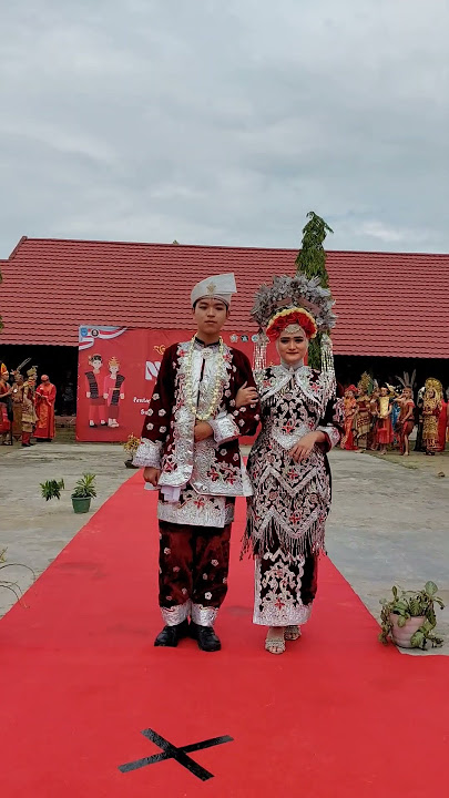 Fashion Show Baju adat Bagian 4