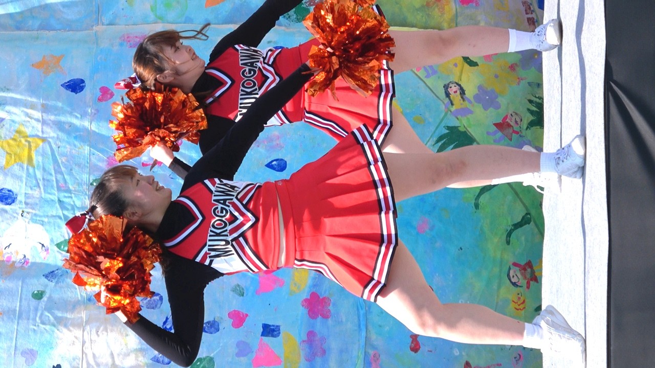 【チアガール】チアリーダーのステージ[縦動画] [4K]